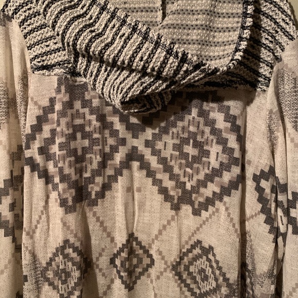 Cardigan - Picture 6 of 6